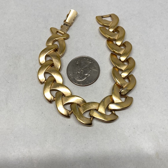 Vintage Krementz brushed gold plated link bracelet - Picture 10 of 12